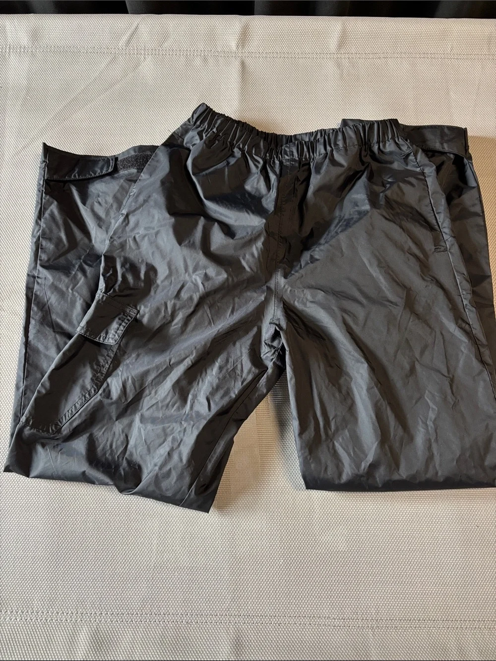 Columbia Black and Light Gray Elastic Waist Shell rain Pants sz M NWOT